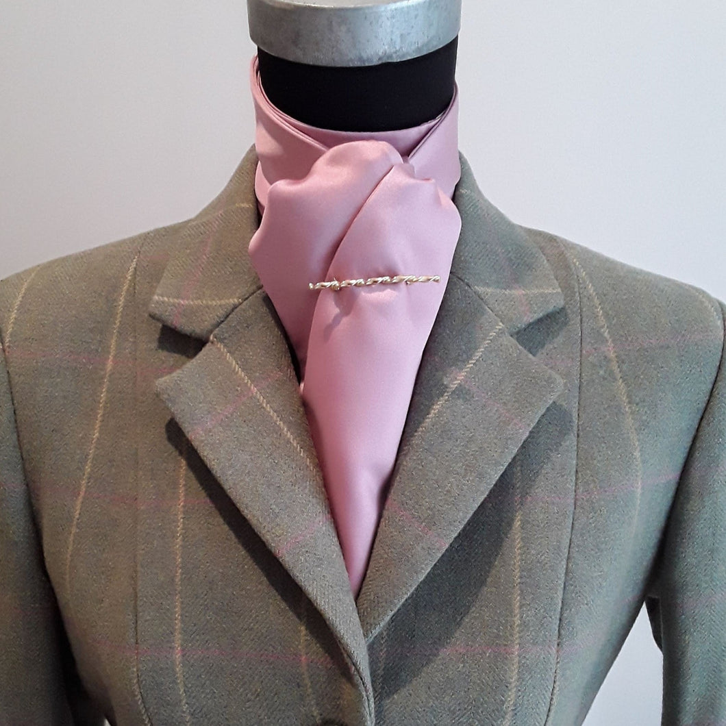 Self Tie Traditional Stock- Dusky Pink